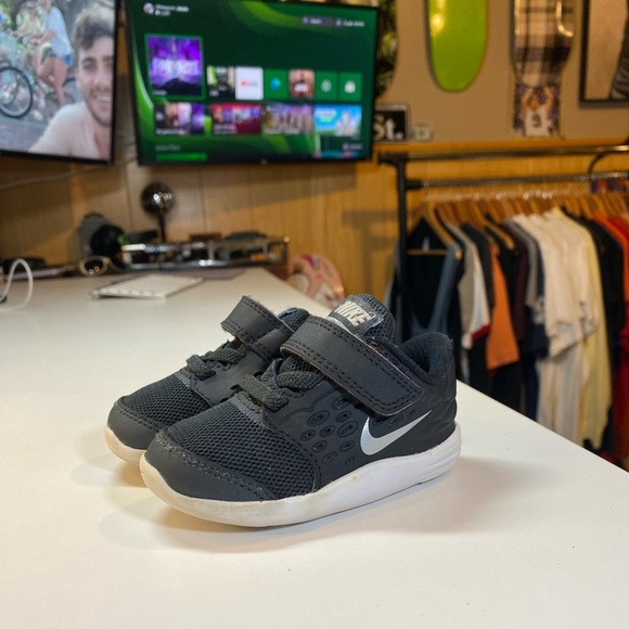 NIKE TODDLER Boy's STELOS RUNNING SHOES #844972 - Picture 2 of 6